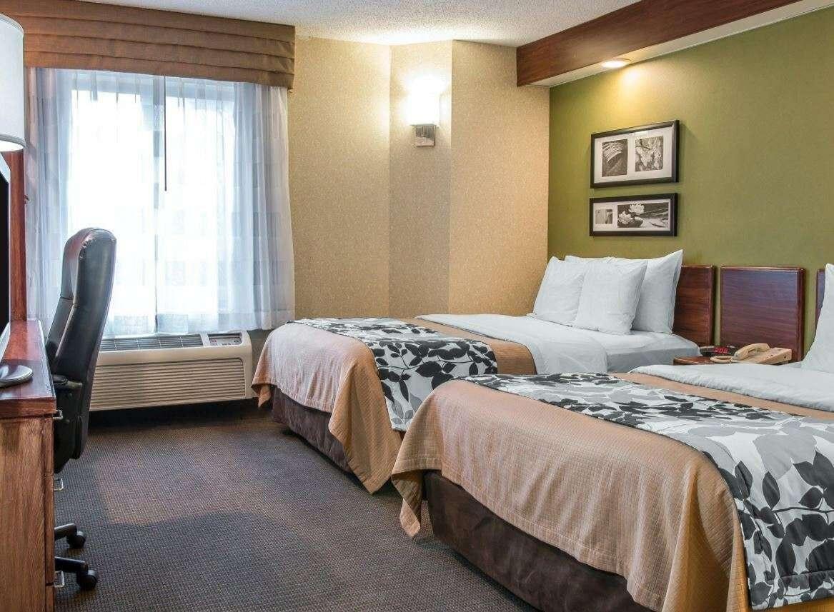 Baymont By Wyndham Flat Rock Hotel Exterior photo
