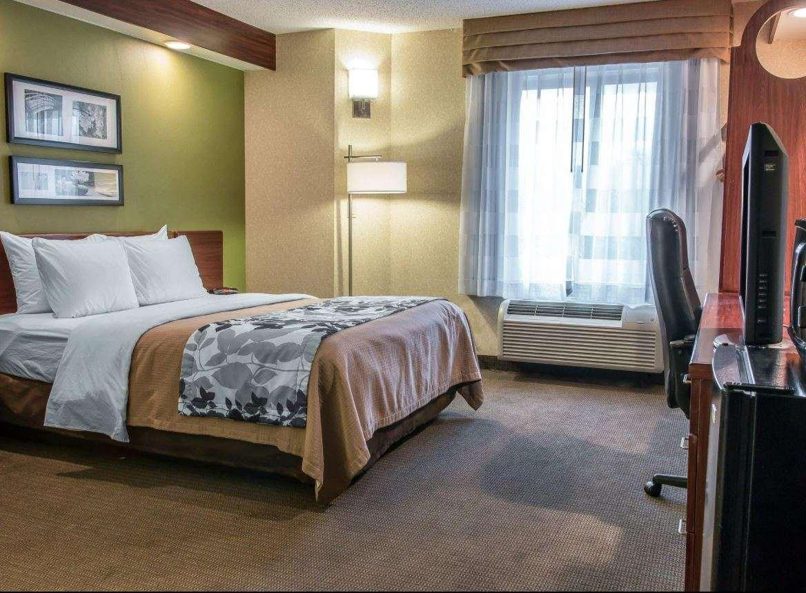 Baymont By Wyndham Flat Rock Hotel Exterior photo
