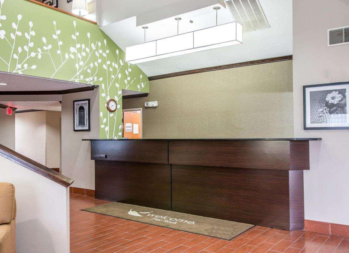 Baymont By Wyndham Flat Rock Hotel Exterior photo