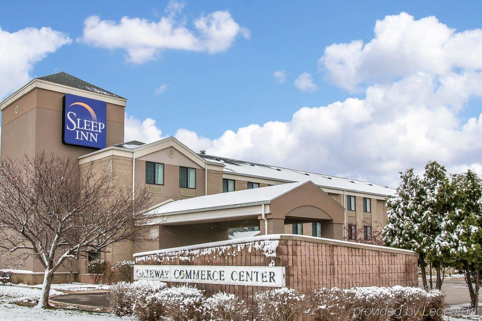 Baymont By Wyndham Flat Rock Hotel Exterior photo